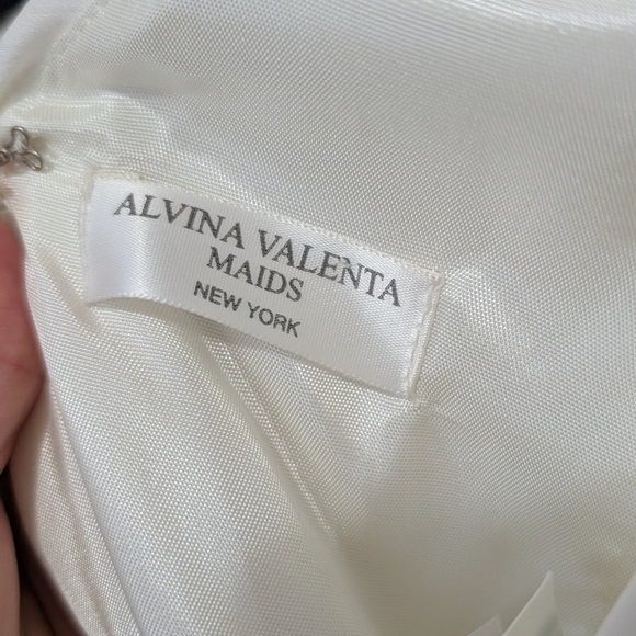 Alvina Valenta Maids White Wedding Bridesmaid Gown Size 2 - Picture 15 of 16